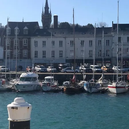 Captain Yoo - Pieds Dans L'eau - Face Au Port * Fecamp