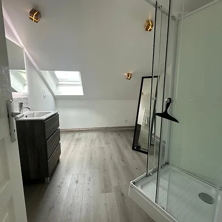 Captain Yoo - Pieds Dans L'eau - Face Au Port フェカン